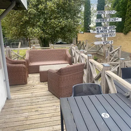 Adelgadehuset 3* بوجنسي