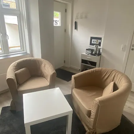 Adelgadehuset Hotel apartamentowy Bogense